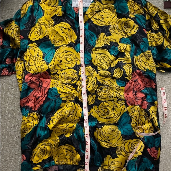 Essentials By DSI Floral Button Up Shirt Medium - Picture 5 of 5